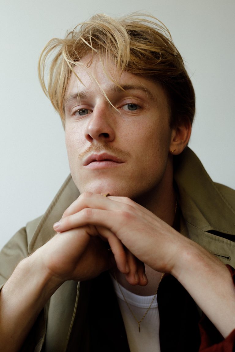 Louis Hofmann Nettovermögen, Alter, Größe, Familie, Freundin, Religion Und Karriere